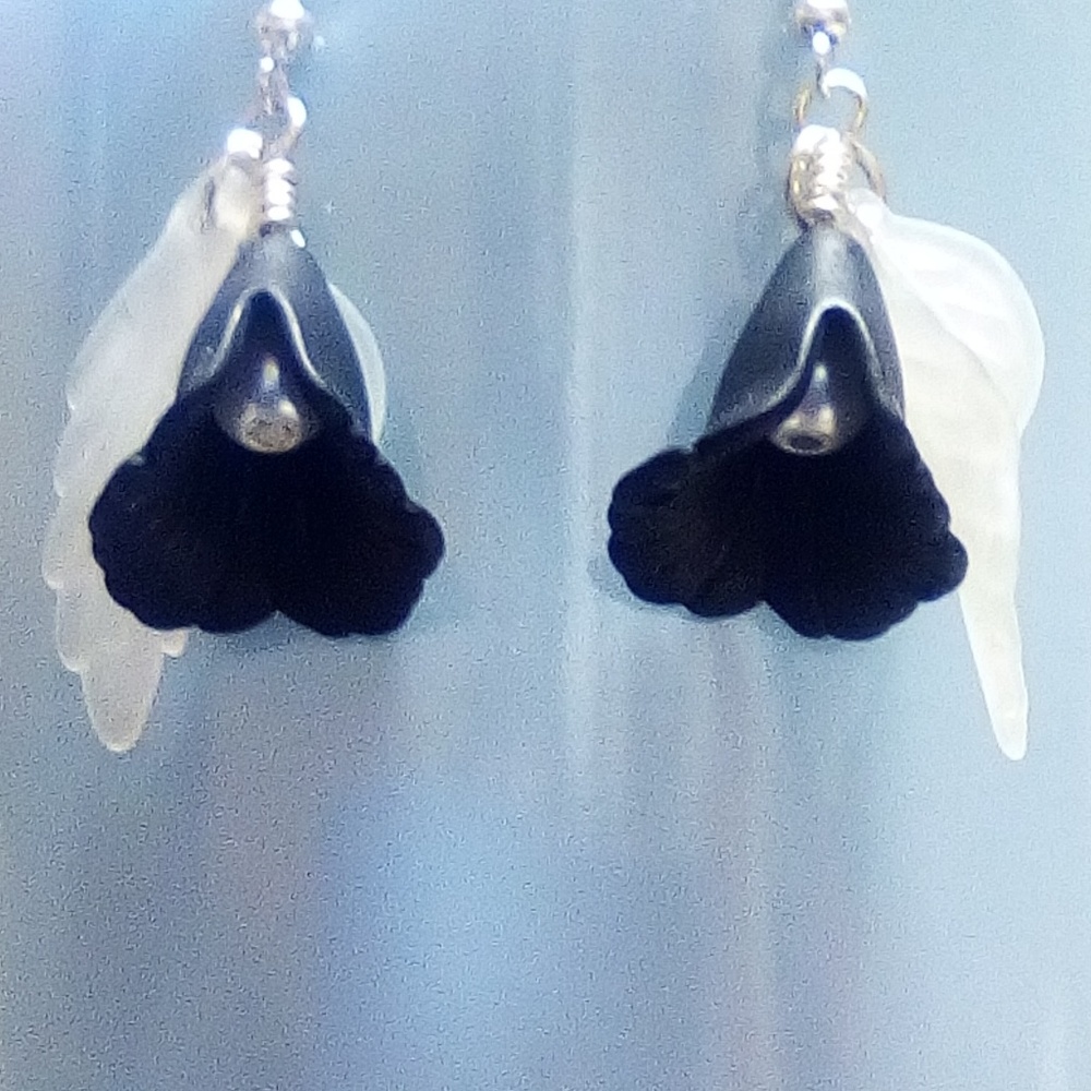 Pearl and Resin Dangle Earrings ( NWT)